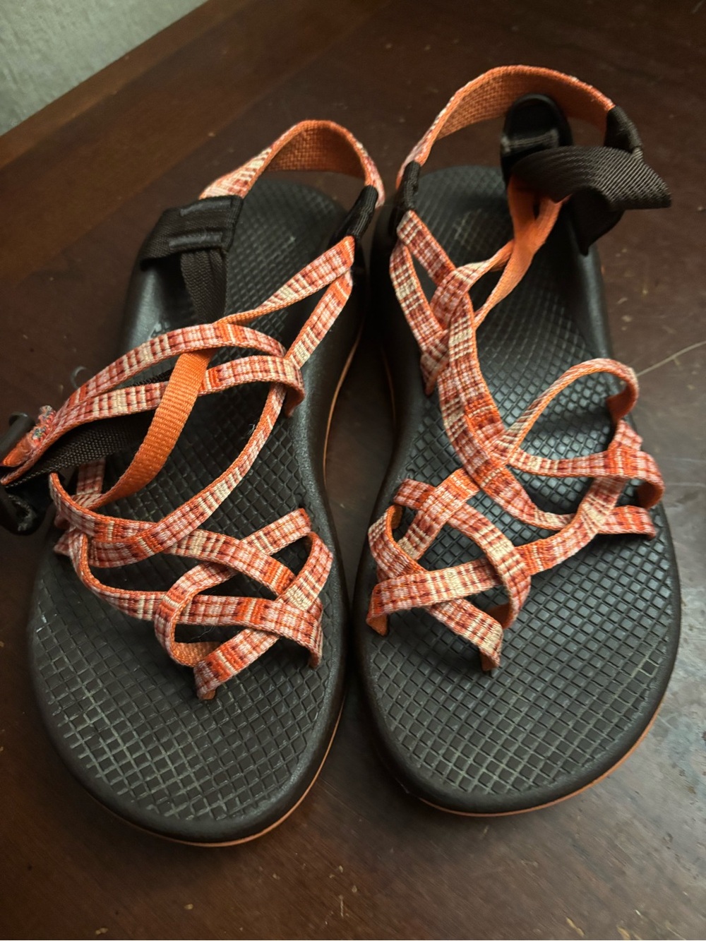 Woman’s chacos brown orange 7 hiking happy sport yampa slip on trails comfort
